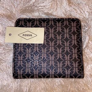 FOSSIL wallet, NWT, 3.5”/4” when closed